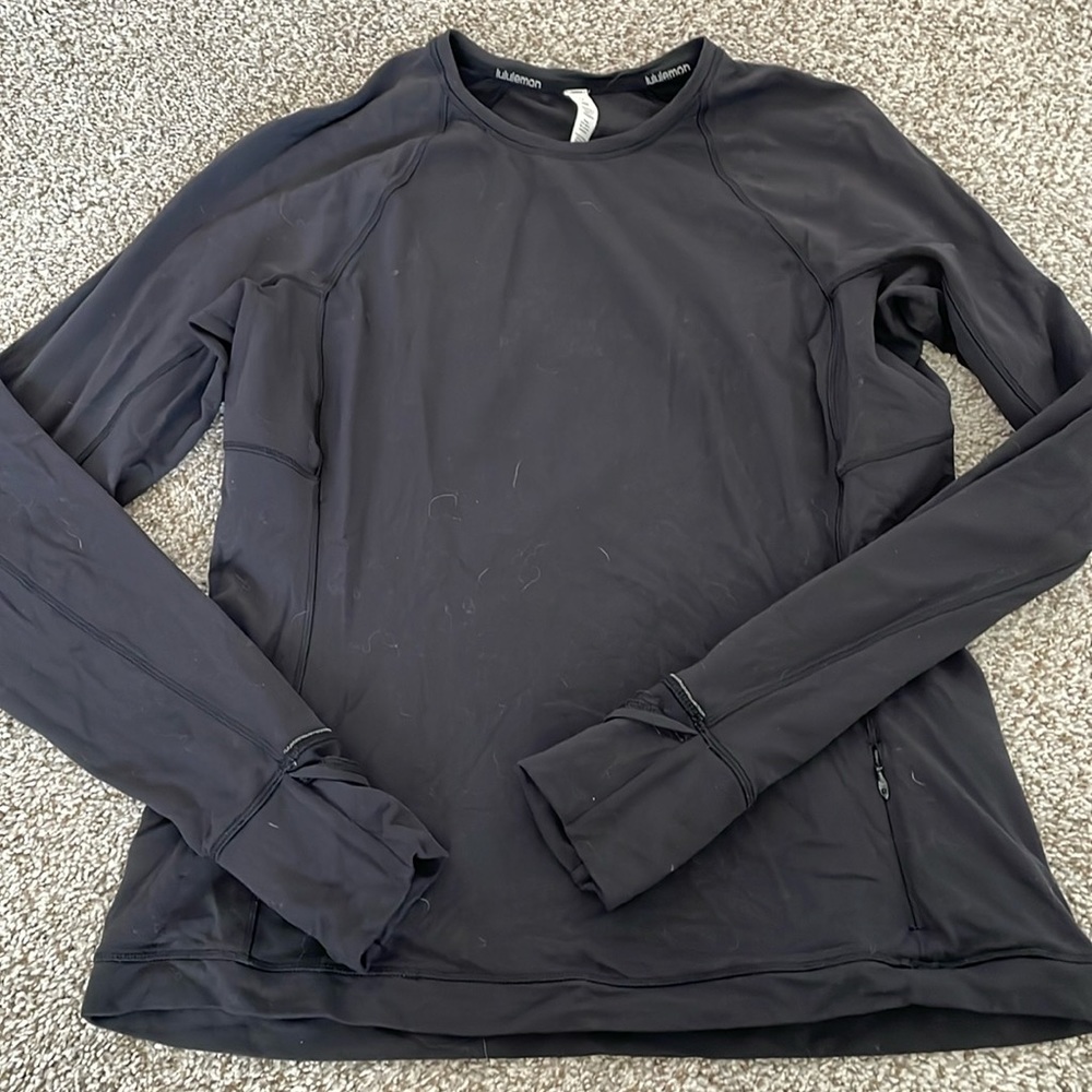 Long sleeved Lululemon winter gear workout top size 12